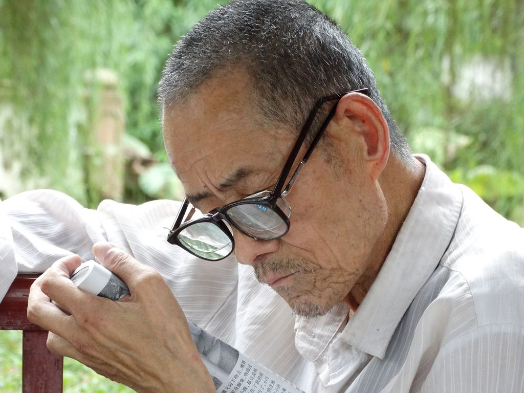 淘汰老花鏡，換戴多焦鏡，近視老花只需一副